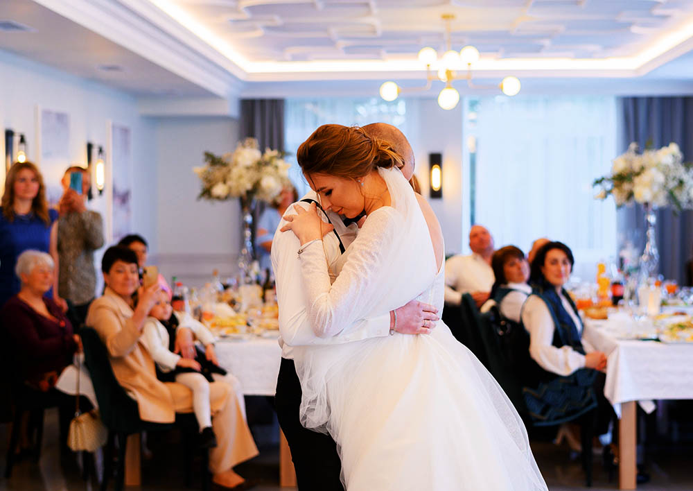La música perfecta para tu boda: Crea el ambiente ideal con nuestras sugerencias